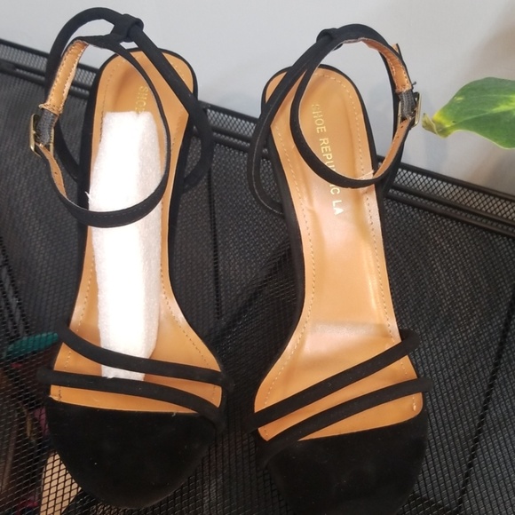 Shoe Republic LA SEXY pumps - Picture 1 of 4